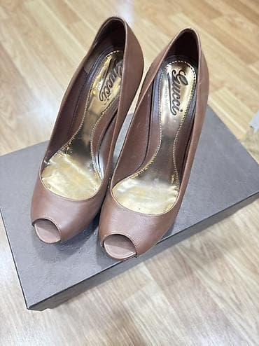 yun qadın şap şapları: Gucci qadın tuflisi orjinal
Razmer 38 yarim
50 manat — 1