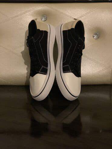 kişi üçün yun şap şaplar: Günlük krossovka – “Fashion Fst. 1985” dizaynı - Rəng: qara–ağ — 2