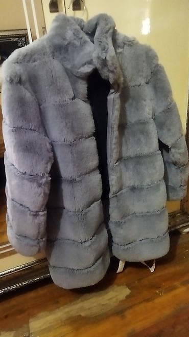 Boz rəngli qalın süni kürk palto - Material: yumşaq, sıx tüklü süni lalafo.az -da Boz rəngli qalın süni kürk palto - Material: yumşaq, sıx tüklü süni