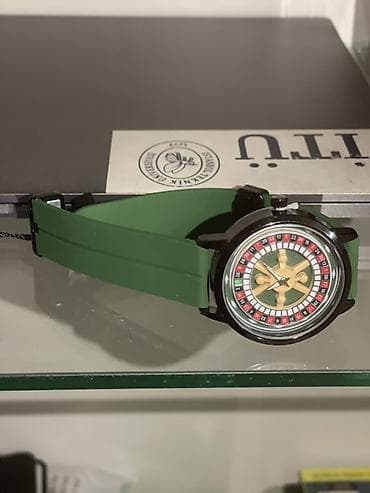 Yaşıl casino, dekorativ moda saat. Paslanmayan polad. Heç istifadə lalafo.az -da Yaşıl casino, dekorativ moda saat. Paslanmayan polad. Heç istifadə