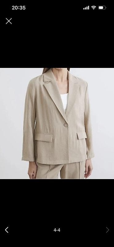 Bej rəngli qadın blezeri - Kəsim: Klassik, düz siluet; bir düyməli