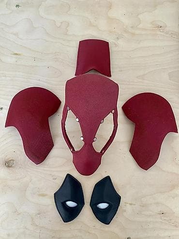 oyuncaq teyyare: 🎭 Marvel sevənlər üçün xüsusi hazırlanmış Deadpool maskası! Bu maska — 2