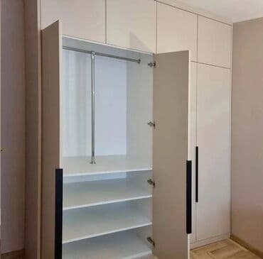 yataq otagi ucun cilciraqlar: Düz dolab, Qonaq otağı üçün, Dəhliz üçün, Yataq otağı üçün, Paltar üçün, Açılan, Korpuslu, 4 qapılı — 1