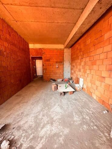 1 otaqlı kohnə tikili: 1 otaqlı, Yeni tikili, m. 28 may, 53 kv. m — 6