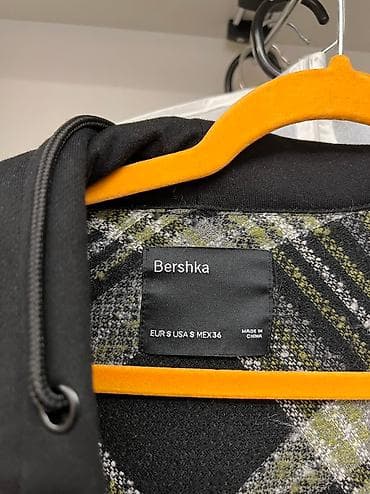 Köynəklər: S razmer ama bol kesimdi s-L bedene geder geder, Bershkadan alinib — 4