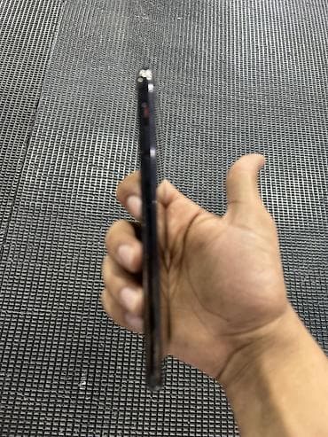 airpods max qiymet: IPhone 11 Pro Max, 256 GB, Space Gray, Face ID — 3