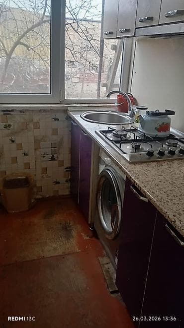 ev elani yerlesdirmek: Gəncə Şəhəri Ftaroyçast Zeynalabdin tağıyev küçəsi 49 ev hündür evdir — 3