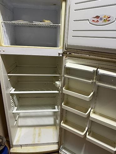 İki kameralı məişət soyuducusu - Üst hissədə ayrıca dondurucu bölmə