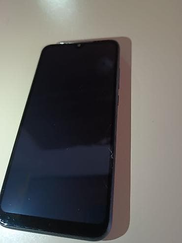 sensor: Redmi 7 Yaxşı vəziyyətdədir 64/3 ram telfonun ekraninda cüzi bir çat — 4