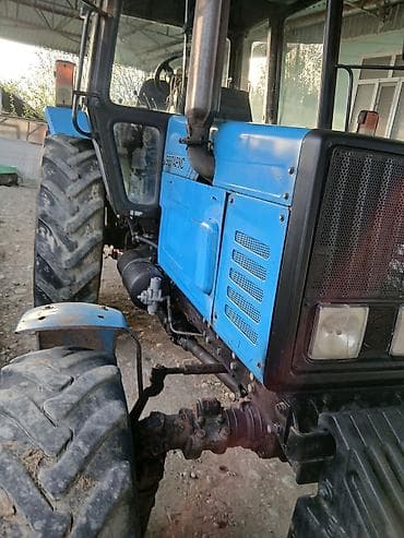 avtomobil acarları: Belarus 892 təkərli traktor - Güclü dizel mühərrik və ön-arka ötürücü — 5