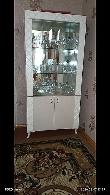 Оборудование для магазинов: Стеклянная витрина-шкаф, Б/у, Самовывоз — 2