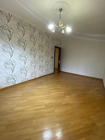 qurgusun satisi: Bakı, 3 otaqlı, Köhnə tikili, 82 kv. m — 2