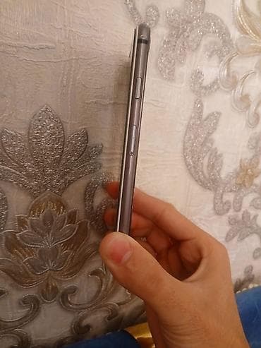 IPhone 8, Qara, Barmaq izi