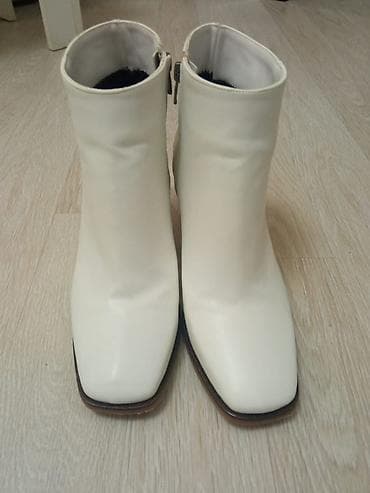 Ölçü: 39, rəng - Ağ, Yeni