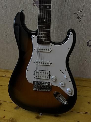 gitara simi: Squier Stratocaster elektrik gitara - Korpus: Strat tipli, sunburst — 2