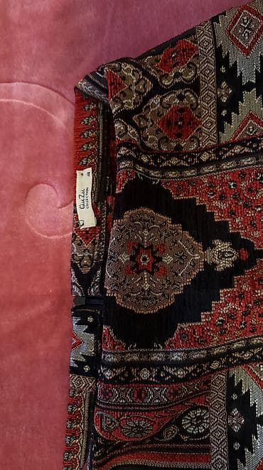 qırmızı kupalnik: Yenidir,100azn alınıb 70-80arası satılır — 5