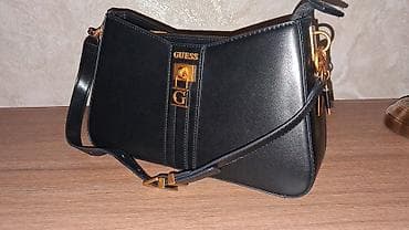 Сумки: GUESS çiyin çantası – qara rəng, qızılı detallarla - Material: hamar — 1