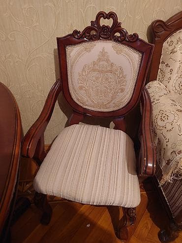 divarda kitab refi: İşlənmiş, Divan, Servant, İtaliya — 6