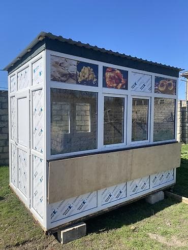 киоск: Satış köşkü / ticarət vitrini - Ölçü: 3 metir uzunluq) x 2 m (eni) x — 1
