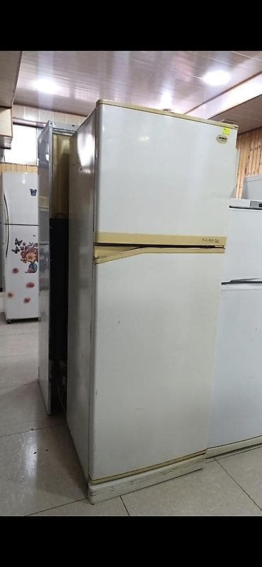 qabyuyan satilir: 2 qapılı Indesit Soyuducu Satılır, rəng - Ağ — 4