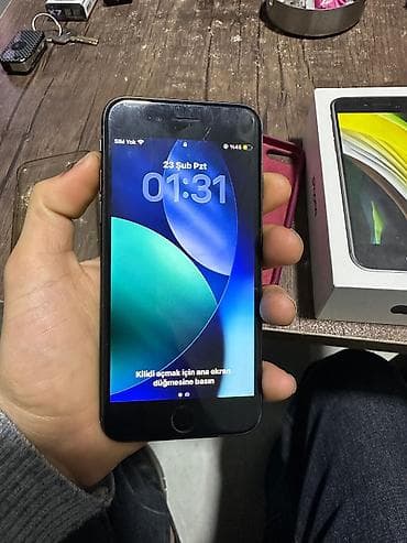 iphone 7 plus satilir: IPhone SE 2020, 128 GB, Qara, Zəmanət, Barmaq izi, Simsiz şarj — 7
