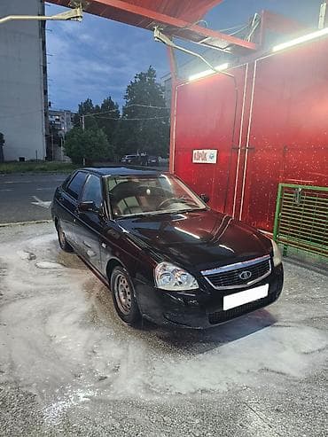 man sat: VAZ (LADA) Priora: 1.6 l | 2011 il 235000 km Hetçbek — 1