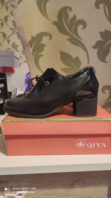 ağ ayaqqabı: Qadın ayaqqabıları – 2 model 1) Bej rəngli, parlaq laklı klassik — 8