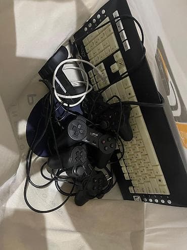 komputer masaustu: Masaüstü kompüter dəsti Tərkibi: - Sistem bloku – ön paneldə DVD-RW — 4