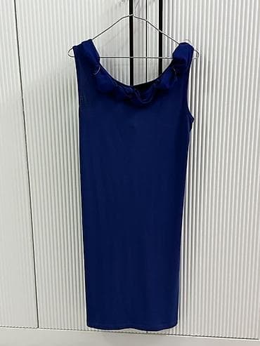 Sadə, şık çox zövqlü dondu. 1 dəfə xınaya geyinmişəm. M ölçü. Ünvan — 3