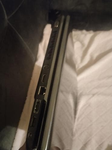 notebook azerbaycan: Toshiba noutbuk Xüsusiyyətlər: - Ekran: təxminən 15.6" parlaq panel - — 5