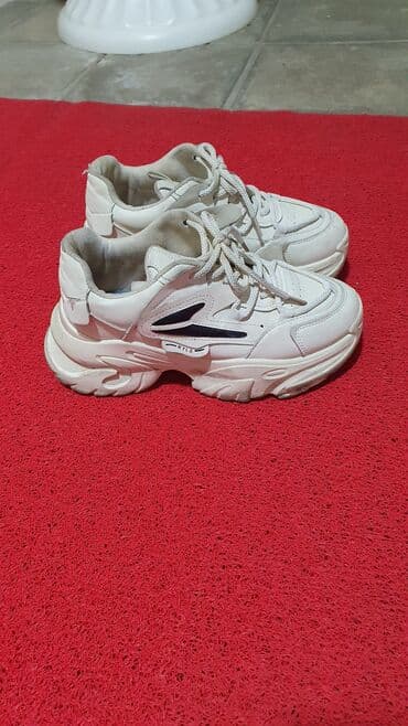 Women's Sneakers and athletic shoes: Размер: 39, Б/у — 2