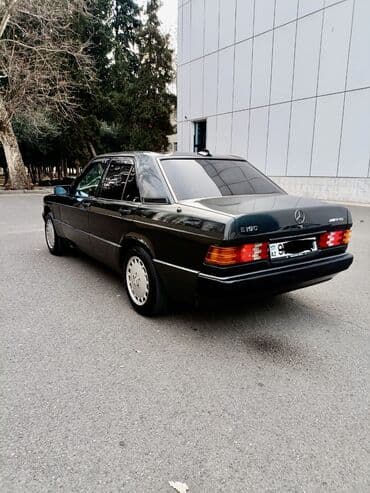 qaz 31 29: Mercedes-Benz 190: 2 l | 1990 il Sedan — 4