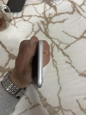 IPhone SE 2020, 64 ГБ, Белый, Отпечаток пальца — 1