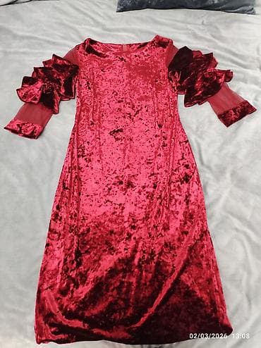 Qırmızı məxmər ziyafət/libas - Parça: parıltılı “crushed” məxmər - lalafo.az -da Qırmızı məxmər ziyafət/libas - Parça: parıltılı “crushed” məxmər -