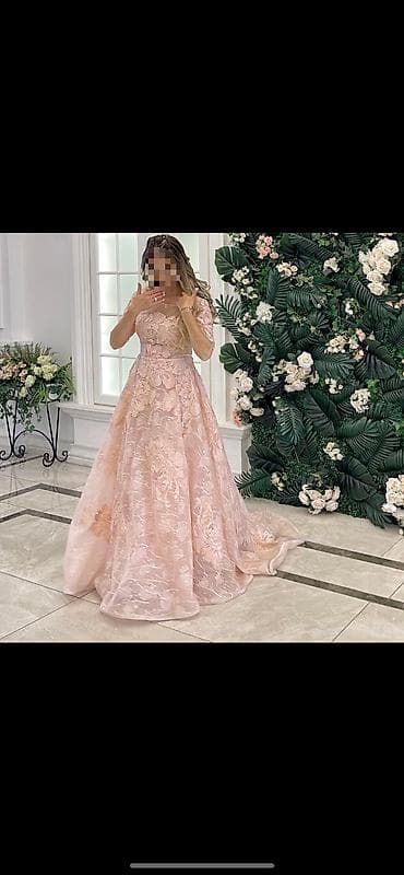 Очень нежное вечернее платье. Размер S. Бренд Beljour известный