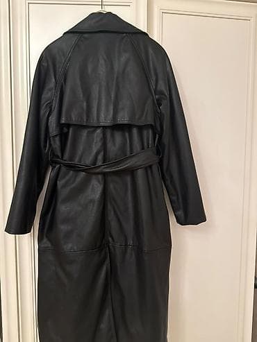 Пальто: Üst geyimlər hər biri endirimlə satılır. Bershka trench Zara üst geyim — 2