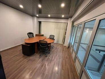 офисы в бизнес центре аренда: 28 may metrosunun yaxınlığında amerika sefirliyinə yaxın 260 kv sahəsi — 15