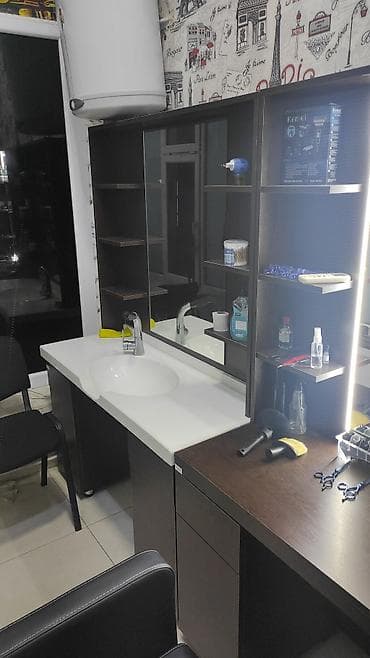 ber ber ustolu: Bərbər/saç ustası üçün tam təchizatlı iş yerinin mebeli və — 4