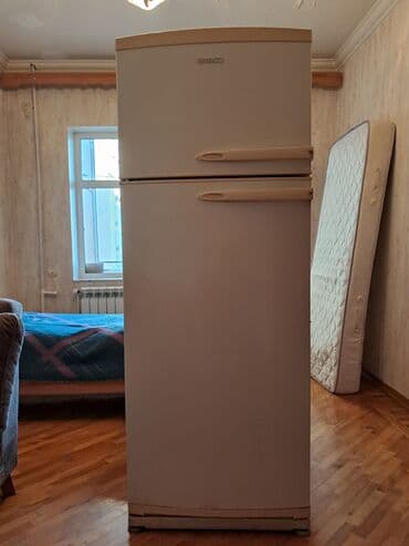 Сушилки для фруктов и овощей: Б/у 2 двери Beko Холодильник Продажа, цвет - Белый — 2
