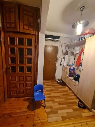 4 mikrorayon satilan menziller: Bakı, 3 otaqlı, Köhnə tikili, m. Xalqlar Dostluğu, 65 kv. m — 7