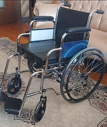 Tualet funksiyalı əlil arabası - Material: parlaq xrom örtüklü möhkəm