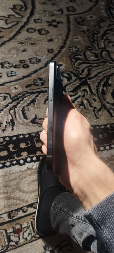 Blackberry: IPhone 15, Qara — 5