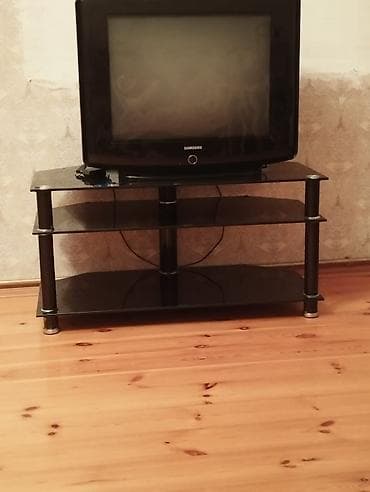dekor ref: Rəqəmsal Tv, tv altlığı və kanalları gösdərən aparatı ilə birlikdə — 1