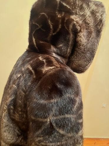 Жилеты, безрукавки: Orginal wuba 2000 azn alinib 800 azn satilir 
cox az geynilib — 3