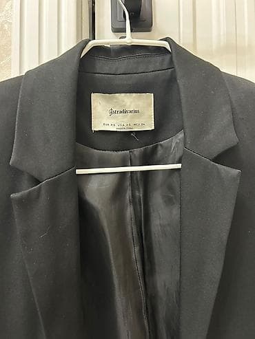 Пиджаки: Satılır. Vəziyyəti yaxşıdır. Geyinilmədiyi üçün satılır Stradivarius — 4