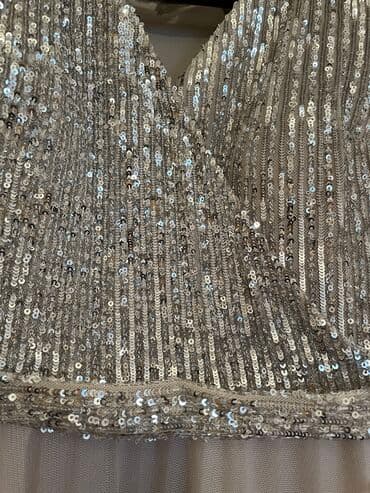 hind paltari: Uzun toy paltari. İdeal veziyyetdedi. Razmer S-M. Endirim var — 2