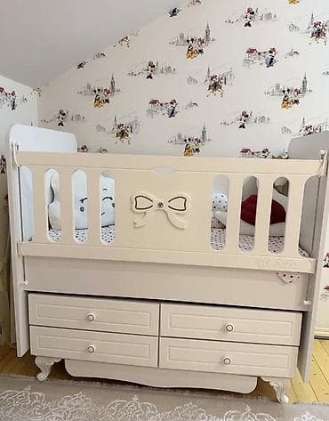 Oğlan və qız üçün, Yeni, Dördbucaq, Beşik, Dəst ilə, Matras ilə, Yellənmə mexanizm ilə