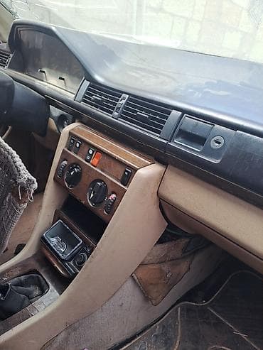 mini masin: Mercedes-Benz 200: 1 l | 1987 il Sedan — 3