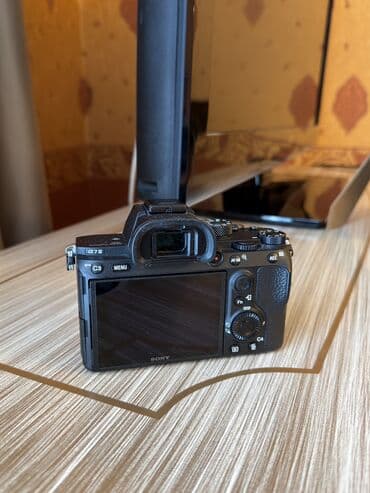 ipad 3 mini: İdeal veziyyetdedir heç bir problemi yoxdur. Sony A7iii Sony FE — 4