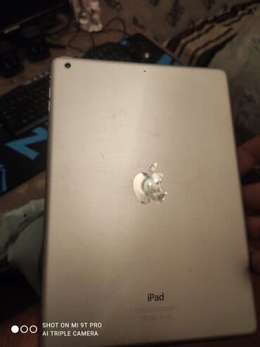 ipad 3: İpad ağır satılır.İdeal vəziyyətdədir.Adaptoruda var.Real alıcılara — 2